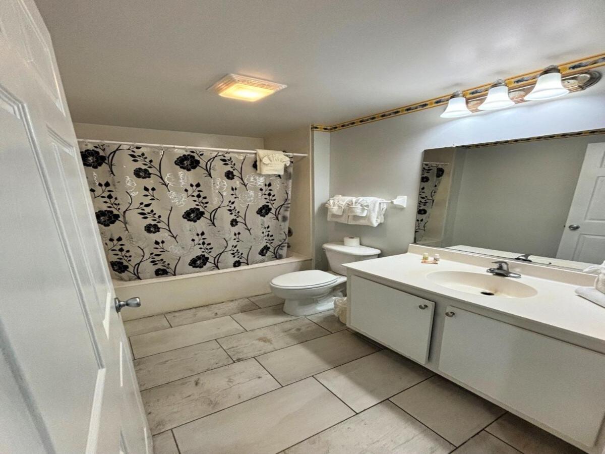 Apartment Direct Oceanfront 2 Bedroom Ocean Walk 3 Balconies 1601 *